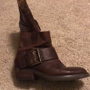 Nine West brown leather bootie